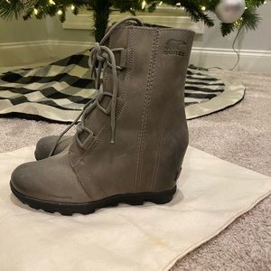 Women’s Joan of Arctic Waterproof Boots size 7